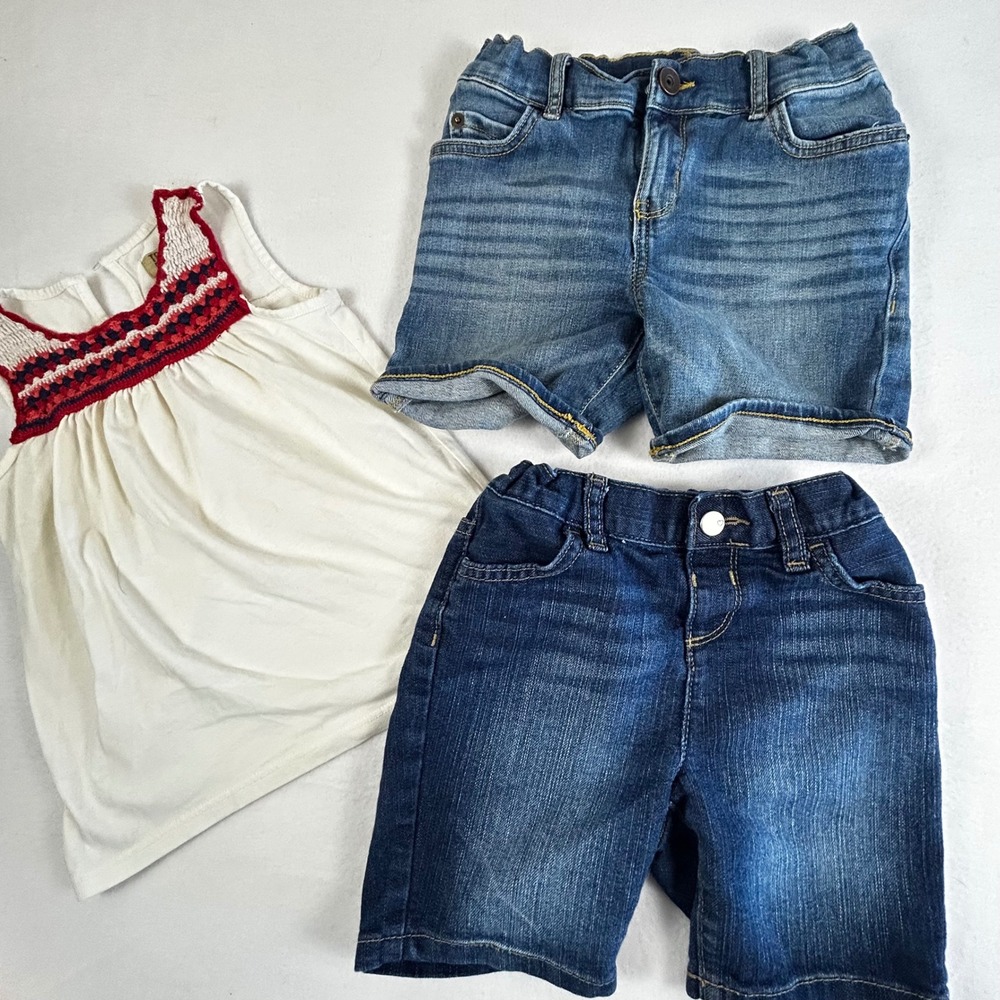 The Childrens Place Girls Size 5 Denim‎ Shorts White Embroidered Top Outfit Set - Picture 1 of 14
